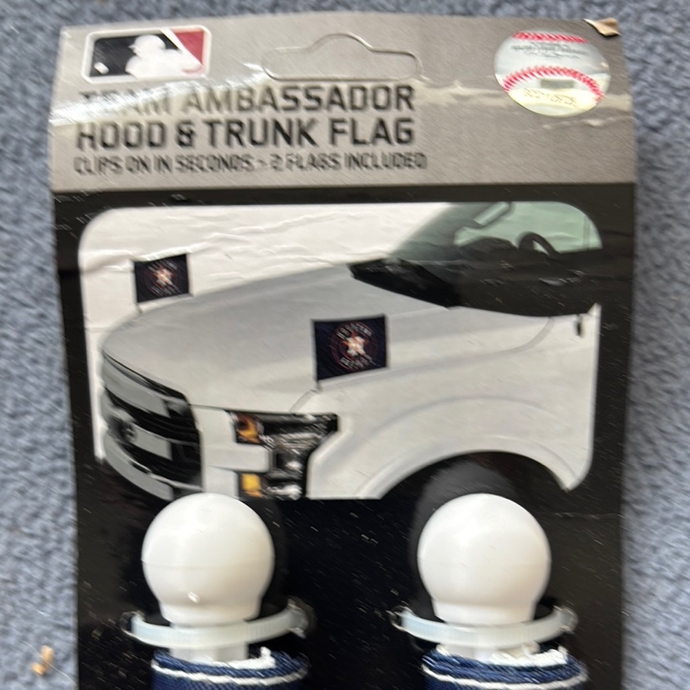 MLB Team Ambassador Hood & Trunk Flag
